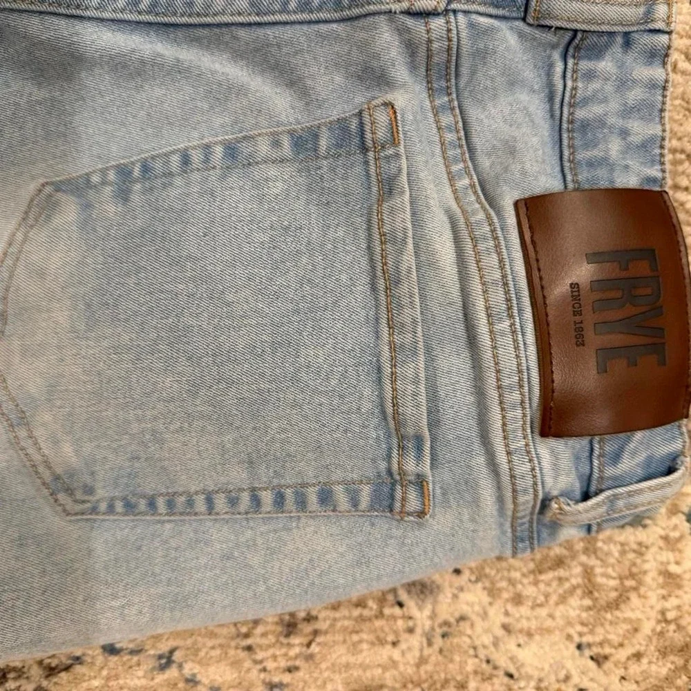 Frye Heritage Light Wash Denim Straight Leg Jeans Womens 6/28 Blue Coastal Boho